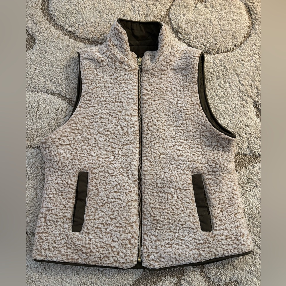 Quilted Olive Green Reversible Vest - Picture 2 of 2